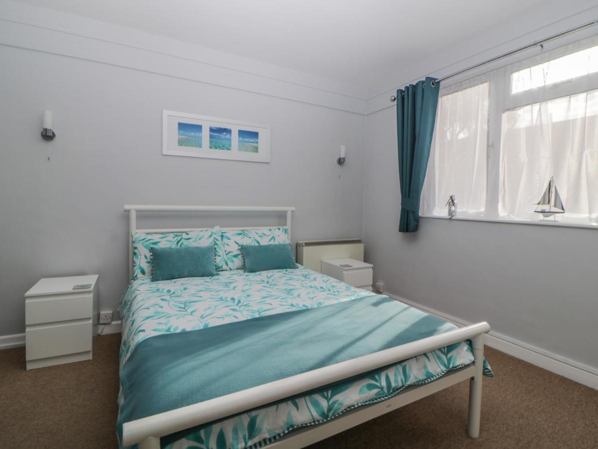 Devon Seaside Apartment Пейнтън Екстериор снимка